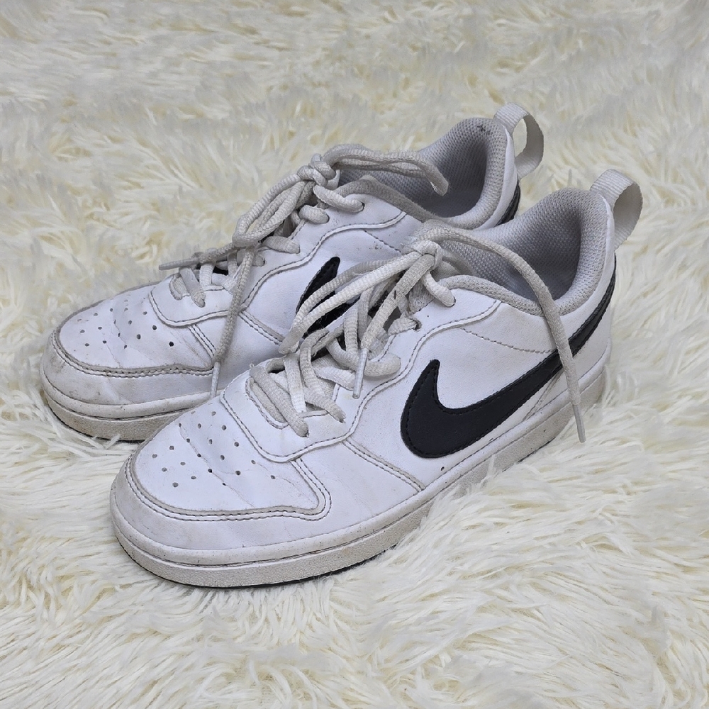 Nike Classic White and Black Athletic Shoes